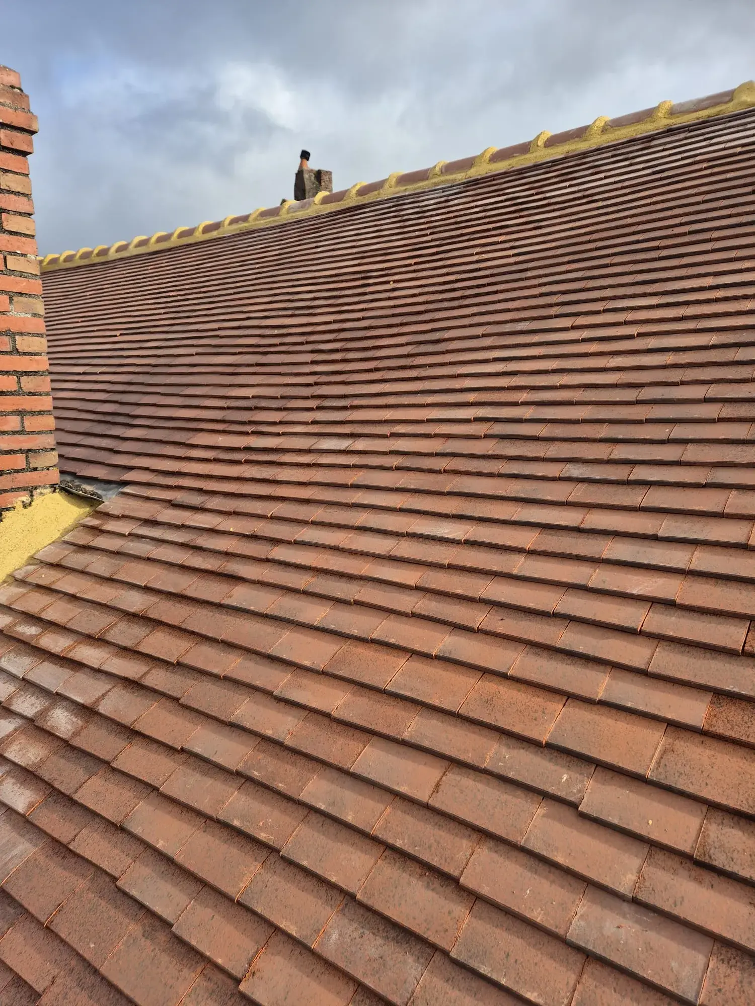Réfection complète d'une toiture en tuile plate bourguignonne à Clamecy par Renov' Habitat 58